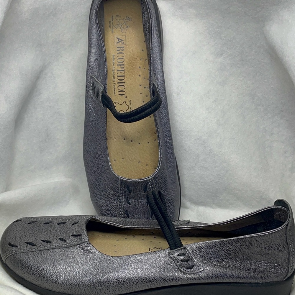 BNWOT Arcopedico “Shawna” Mary Jane style shoe.